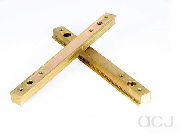 ROLLER GUIDE